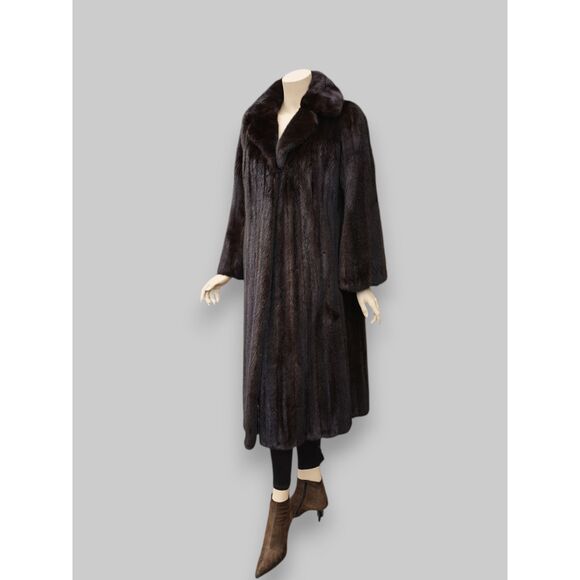 Vintage Ranch Mink Coat (Brown) -Medium - Picture 3 of 9